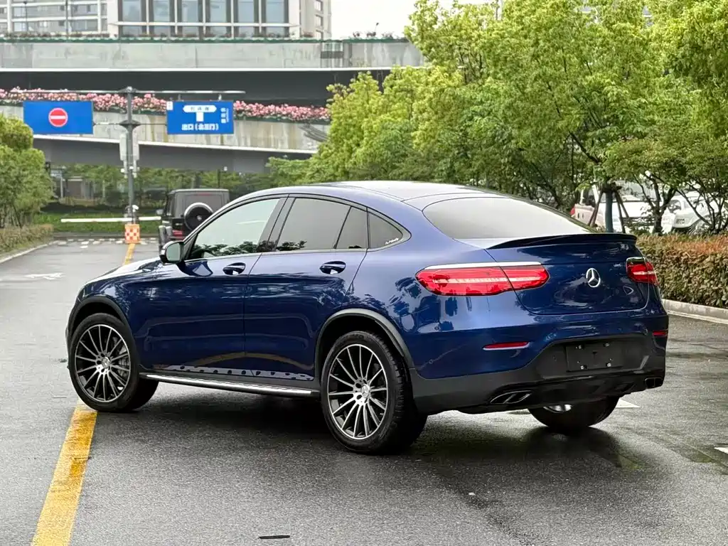 Mercedes-Benz GLC Coupe AMG 2017 AMG GLC 43 4MATIC Coupe SUV купить на сайте DeffCars