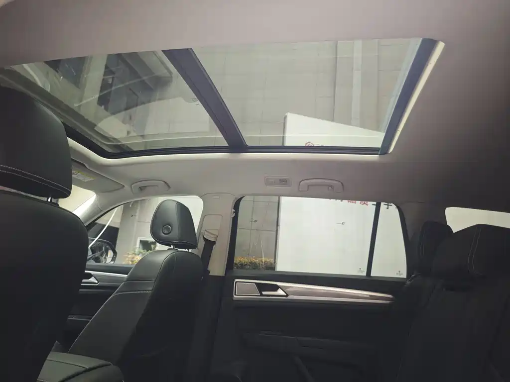 Touron 2020 330TSI 2WD Deluxe Edition National VI купить на сайте DeffCars