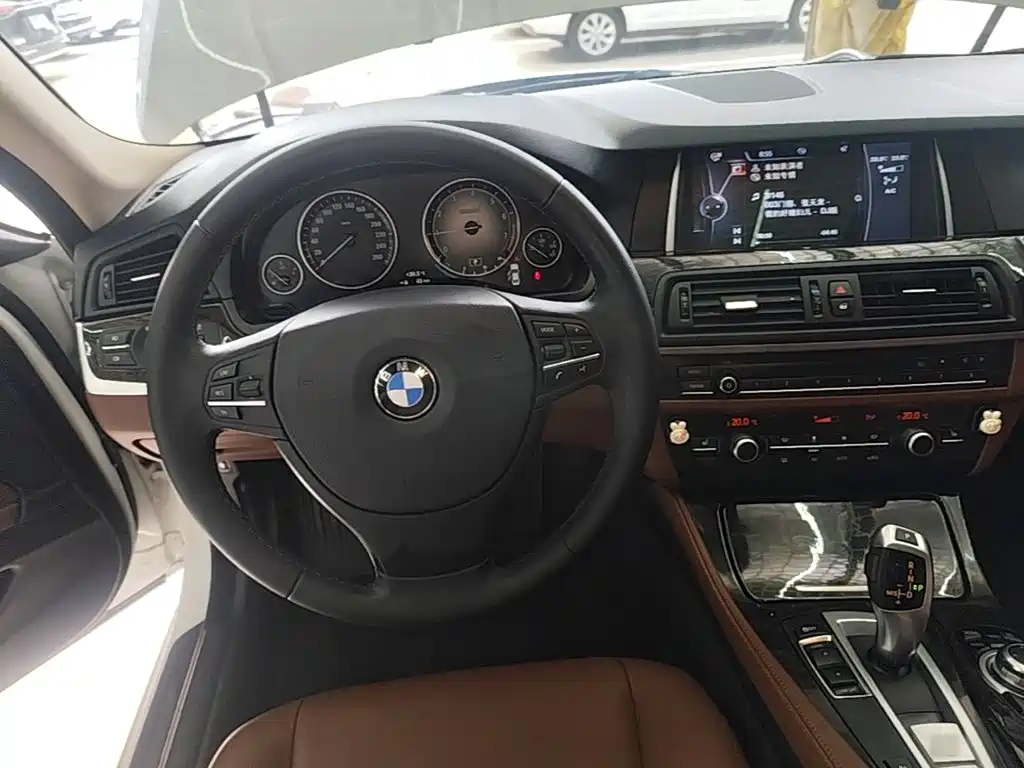 BMW 5 Series 2014 525Li Leading Model купить на сайте DeffCars