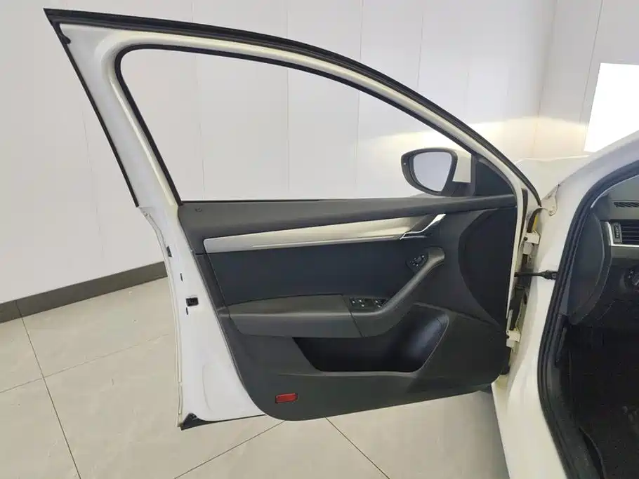 Octavia 2018 TSI230 DSG Deluxe Edition купить на сайте DeffCars