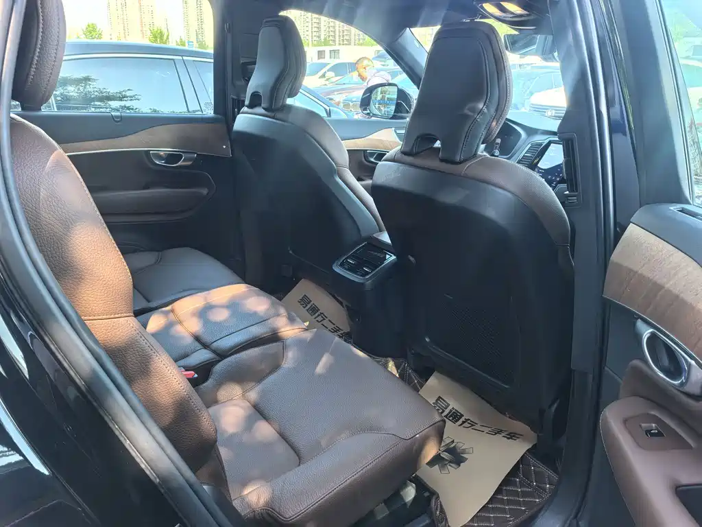 Volvo XC90 2023 B6 Zhiyi Luxury Edition 7 seats купить на сайте DeffCars