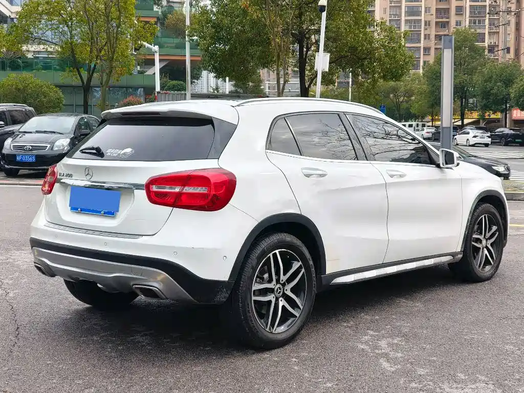 Mercedes-Benz GLA 2016 GLA 200 Fashion Model купить на сайте DeffCars