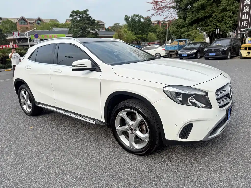 Mercedes-Benz GLA 2017 GLA 200 Dynamic купить на сайте DeffCars