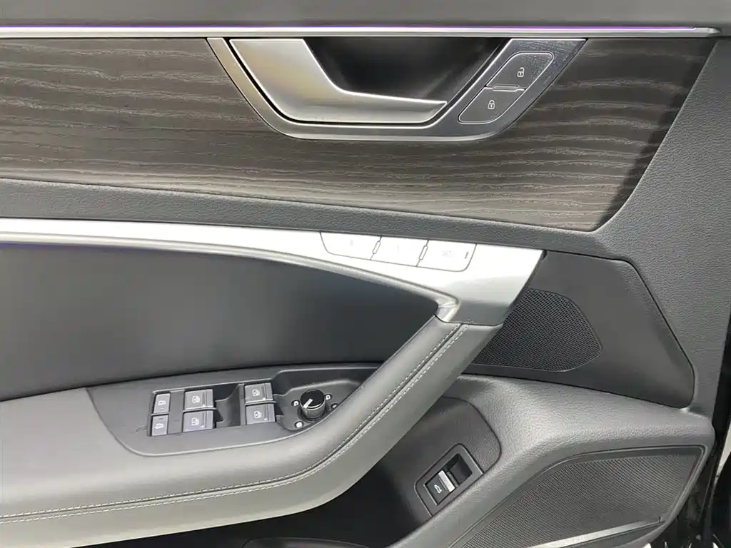 Audi A6L 2024 45 TFSI quattro exclusive dynamic model купить на сайте DeffCars