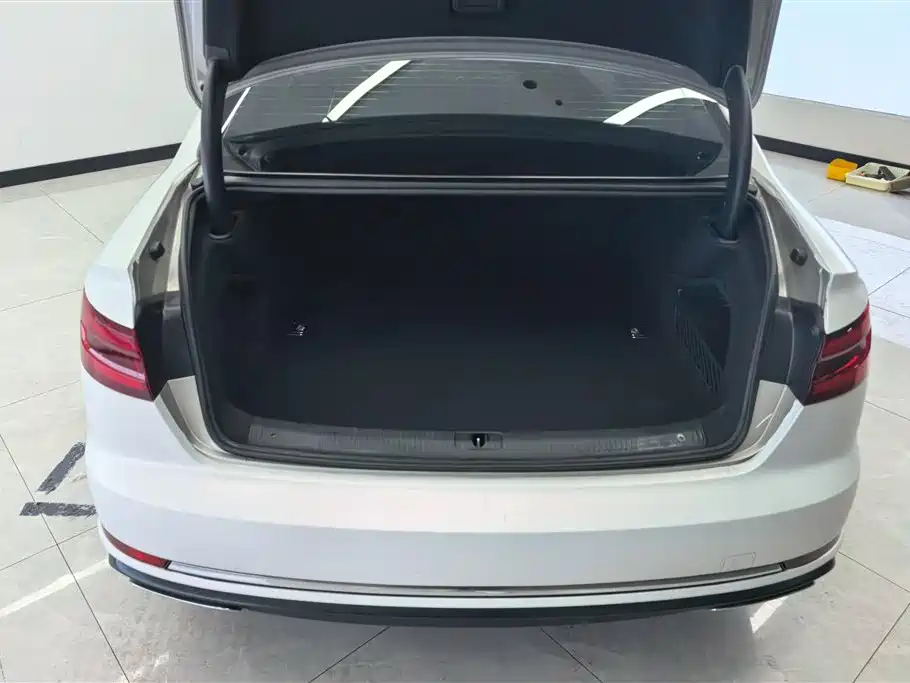 Audi A4L 2019 40 TFSI Enterprising National V купить на сайте DeffCars