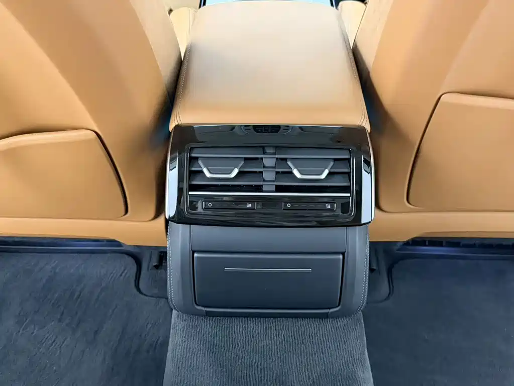 Audi A8 2023 A8L 50 TFSI quattro Premium Selection купить на сайте DeffCars