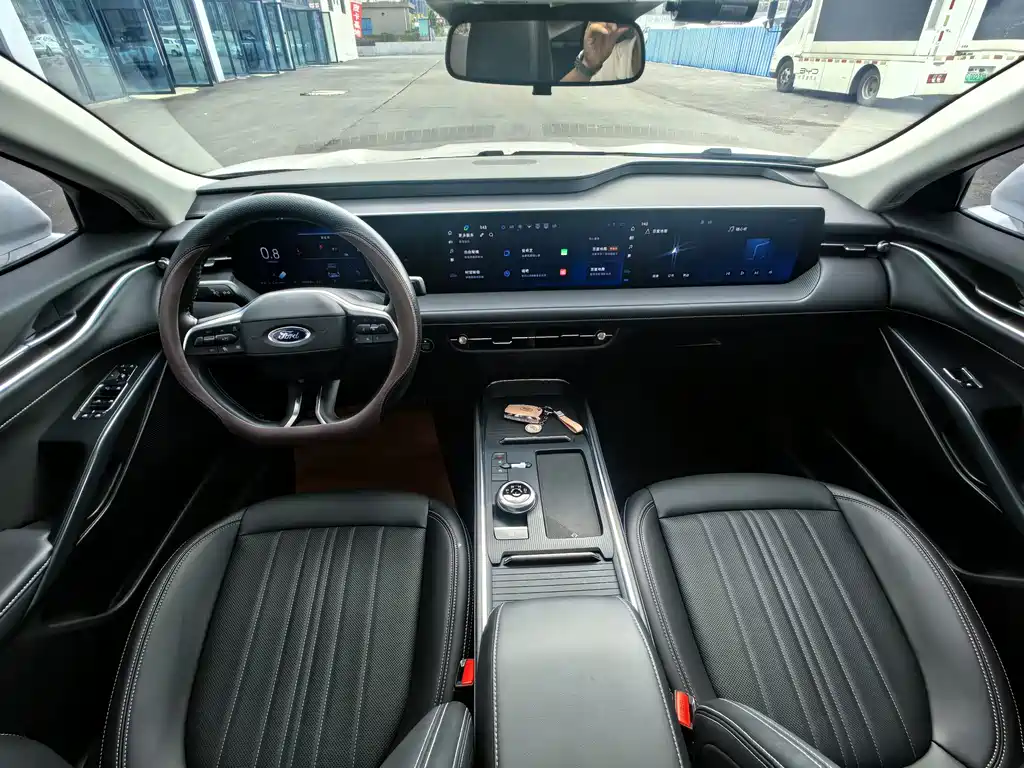 Mondeo 2025 2.0T EcoBoost Luxury купить на сайте DeffCars