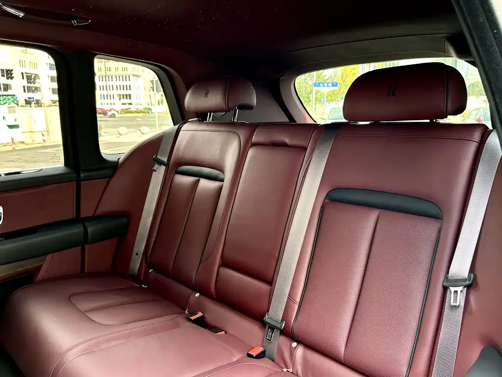 Cullinan 2018 five-seater version купить на сайте DeffCars