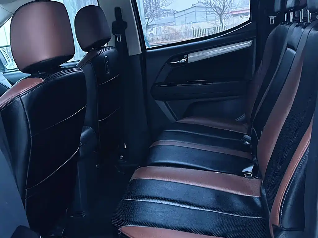 D-MAX 2018 3.0T two-wheel drive automatic elite 4JJ1-TC HI купить на сайте DeffCars