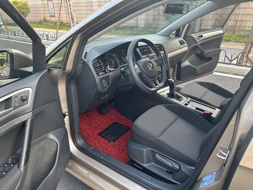 Golf 2018 1.6L automatic fashion model купить на сайте DeffCars