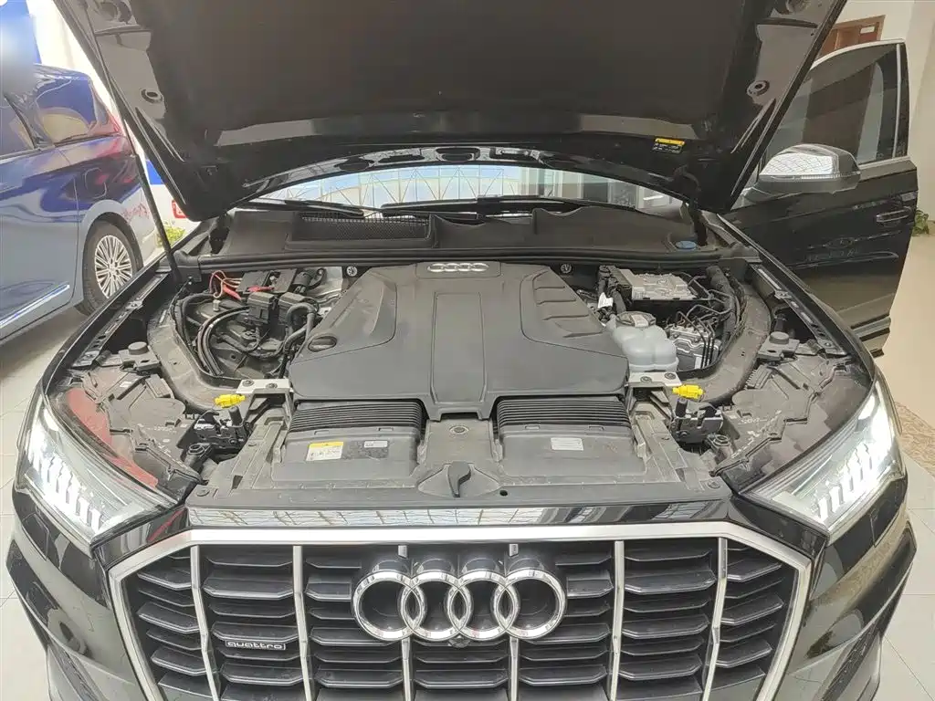 Audi Q7 2023 45 TFSI quattro S line sports купить на сайте DeffCars