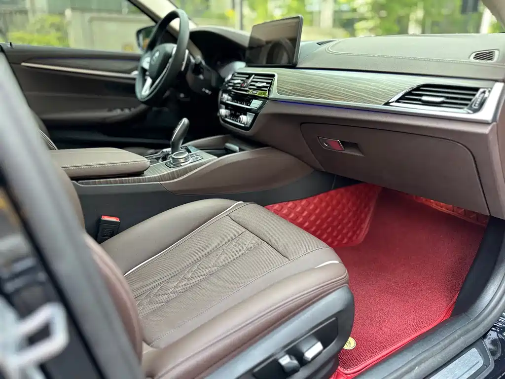 BMW 5 Series 2022 facelift 2 530Li leading model luxury package купить на сайте DeffCars