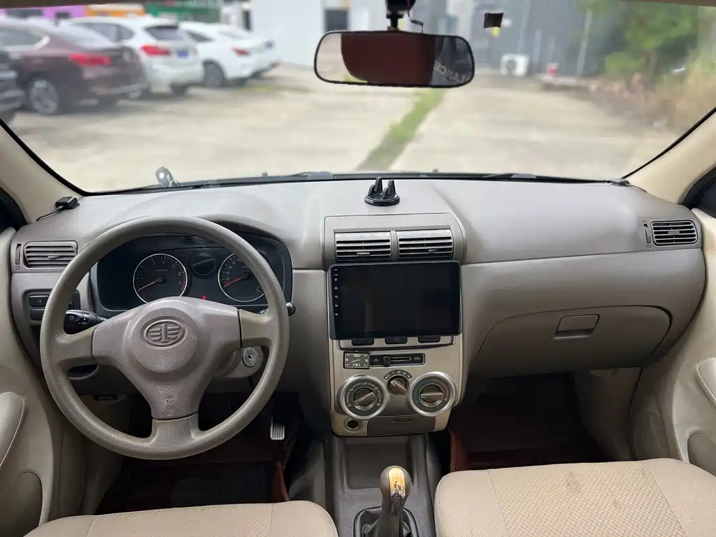 M80 2014 1.3L Manual 5 Seater Value Edition купить на сайте DeffCars