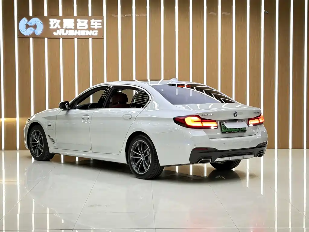 BMW 5 Series New Energy 2022 Model 2 535Le Pioneer Edition M Sports Package купить на сайте DeffCars