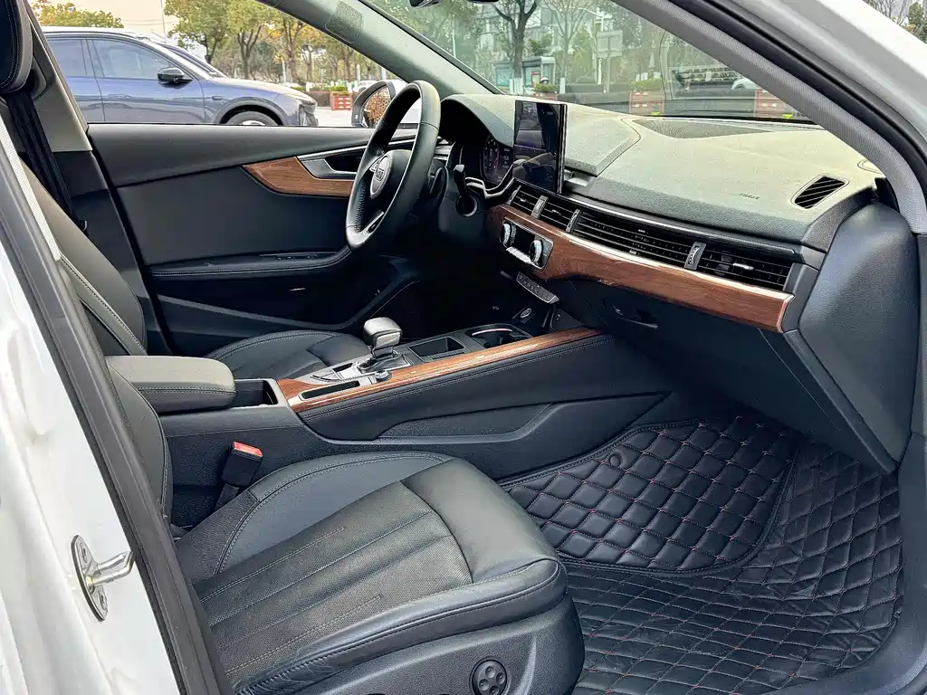 Audi A4L 2020 40 TFSI luxury and elegant model купить на сайте DeffCars