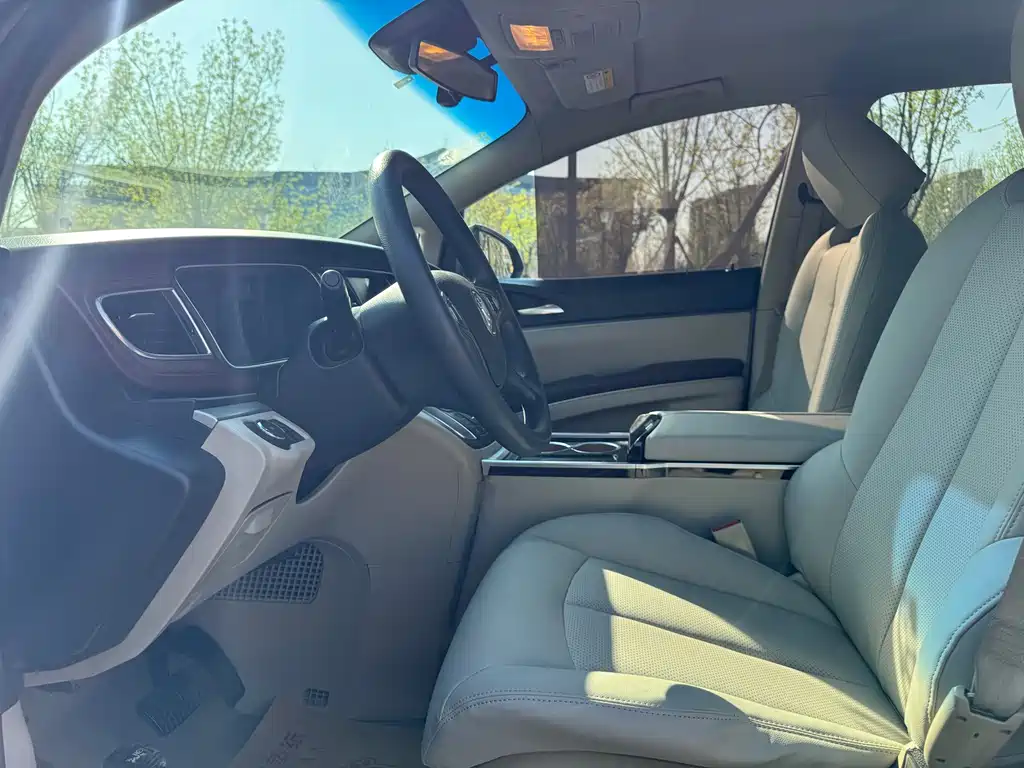 Buick GL8 2017 25S Comfort Type National V купить на сайте DeffCars