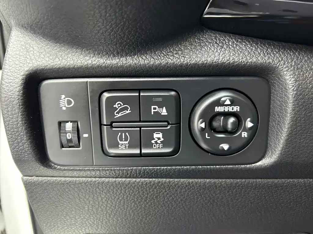 Yipao 2021 1.4L CVT sunroof model купить на сайте DeffCars