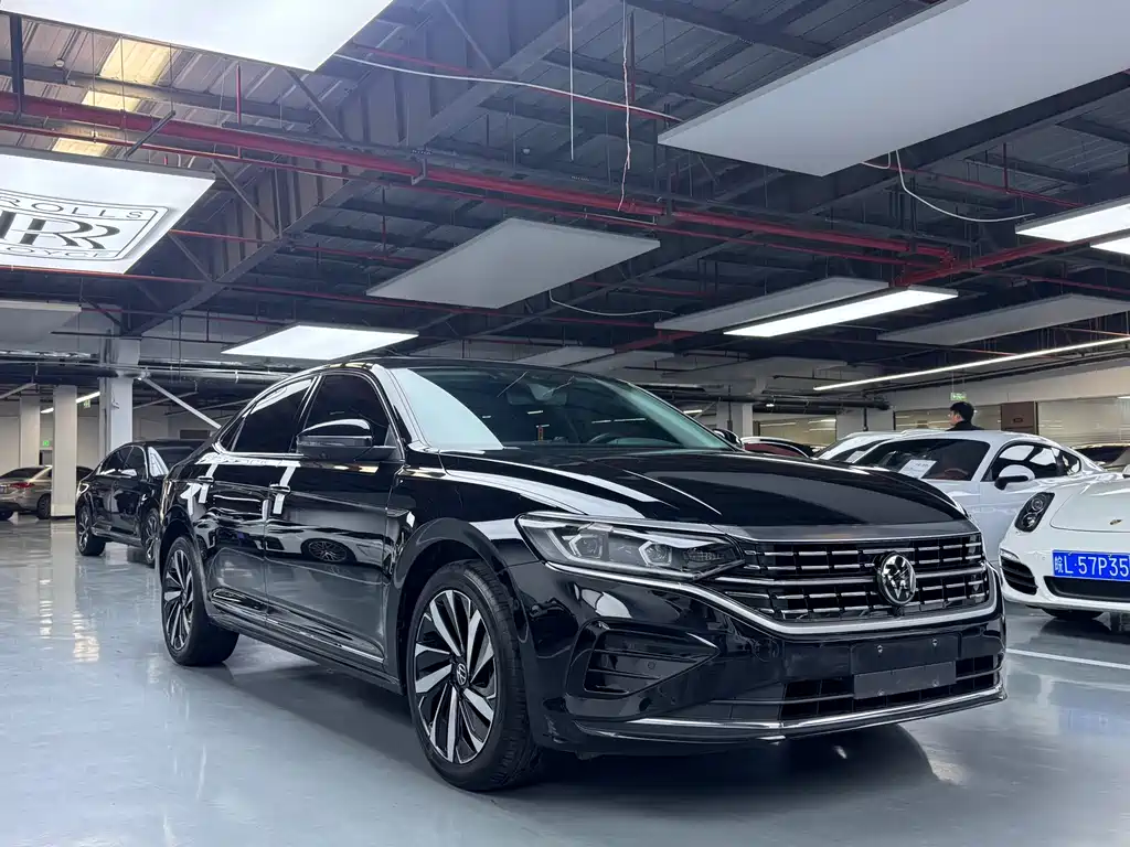 Passat 2023 380TSI Deluxe Edition купить на сайте DeffCars