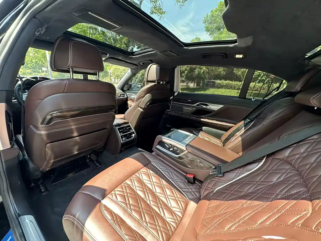 BMW 7 Series 2021 730Li Luxury Package купить на сайте DeffCars