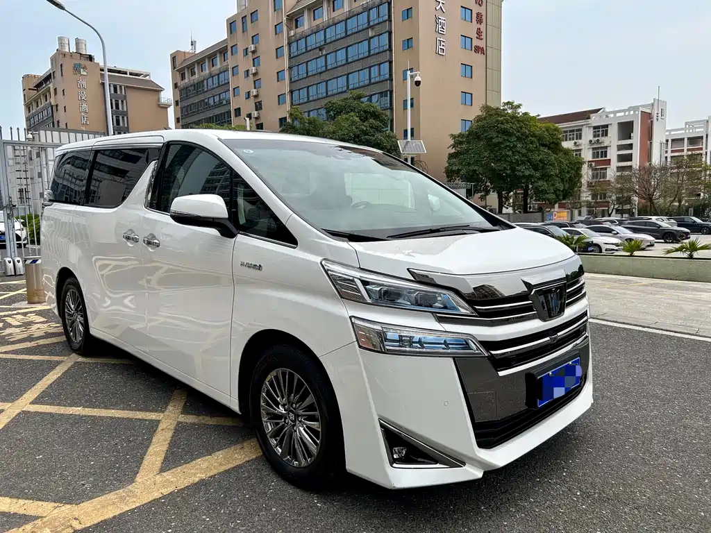 Wilfa 2021 Crown Dual Engine 2.5L HV Deluxe Edition купить на сайте DeffCars