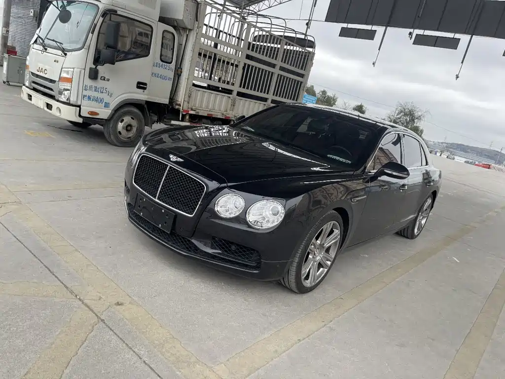 Flying Spur 2017 4.0T V8 Standard Edition купить на сайте DeffCars