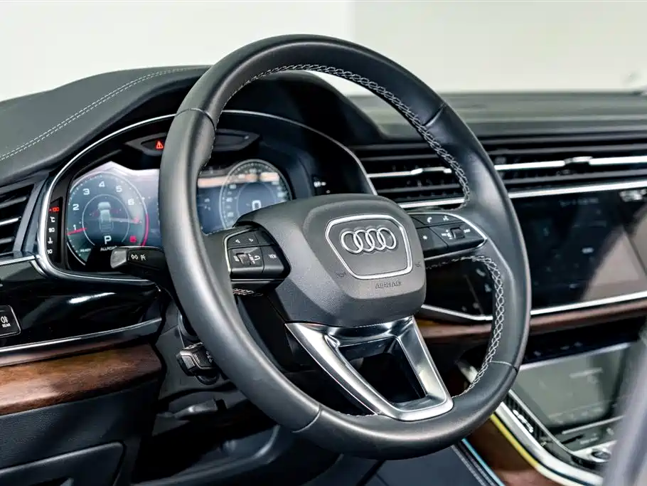 Audi Q7 2024 45 TFSI quattro S line sports купить на сайте DeffCars