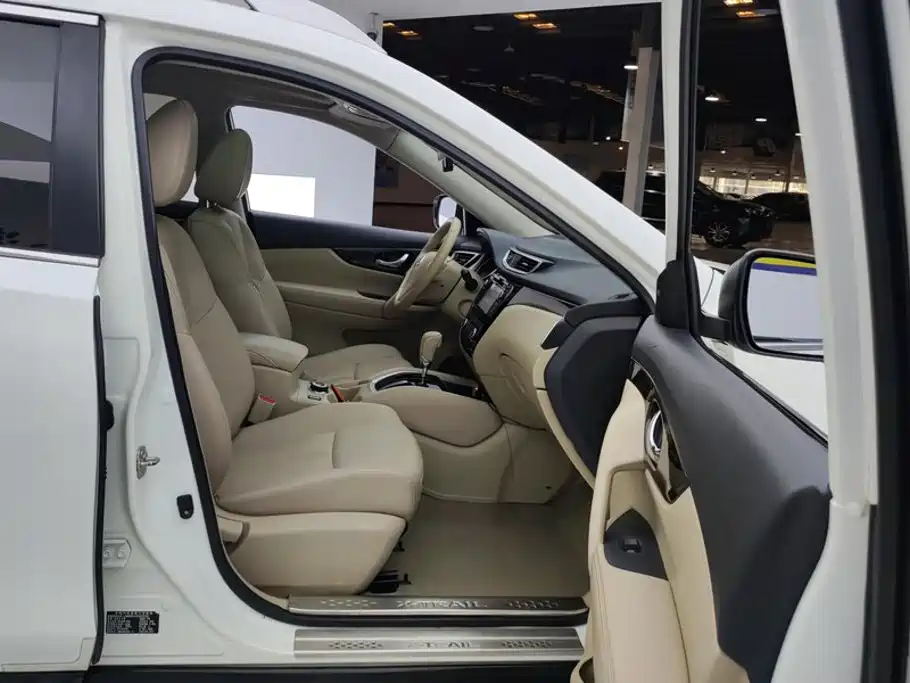 X-Trail 2014 2.5L CVT Extreme Edition 4WD купить на сайте DeffCars