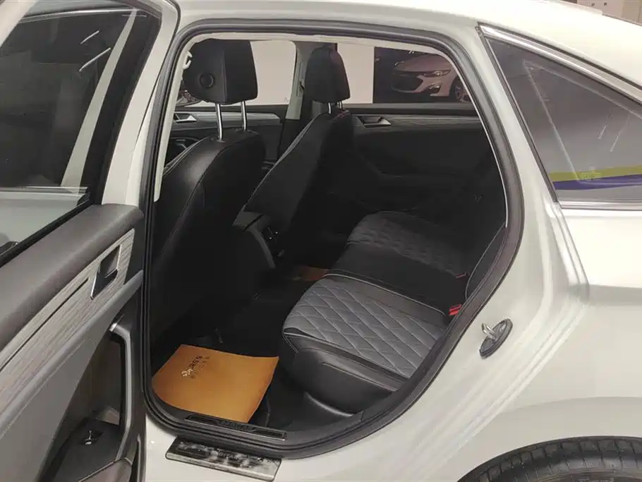 Sagitar 2025 facelift 2 300TSI DSG transcendent version купить на сайте DeffCars