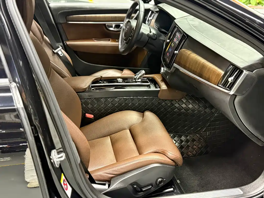 Volvo S90 2022 B5 Zhiyuan Luxury Edition купить на сайте DeffCars