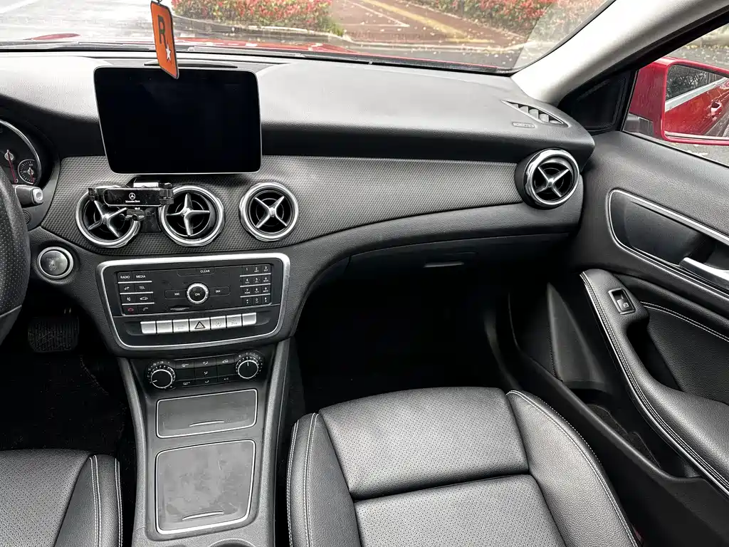 Mercedes-Benz GLA 2018 GLA 200 Dynamic купить на сайте DeffCars