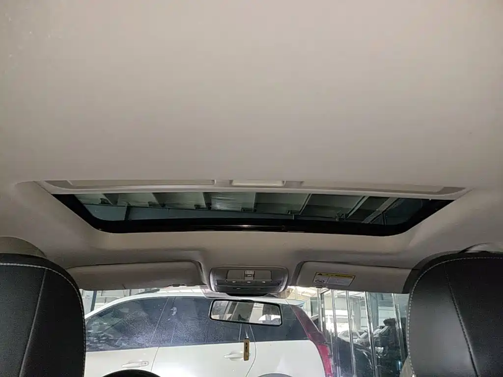 Roewe i5 2019 1.5L automatic 4G Internet Langham Edition купить на сайте DeffCars