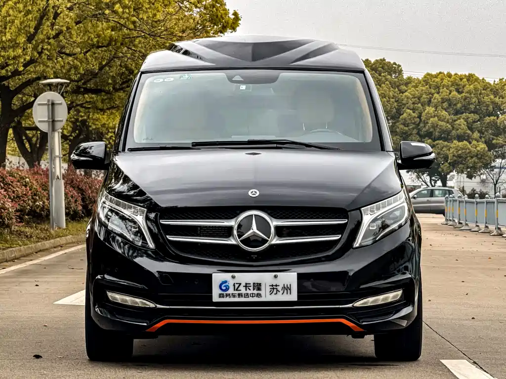 Mercedes-Benz V-Class 2022 V 260 L Long Wheelbase Luxury Edition купить на сайте DeffCars