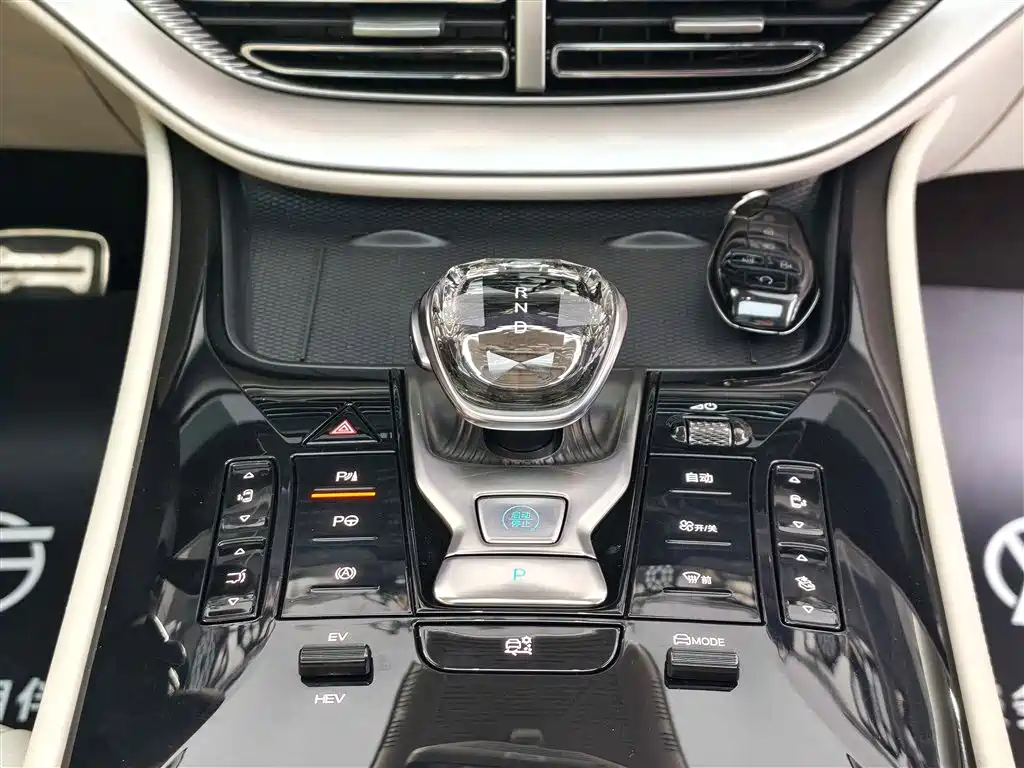 Denza D9 2025 DM-i smart driving version 1020 four-wheel drive flagship model купить на сайте DeffCars