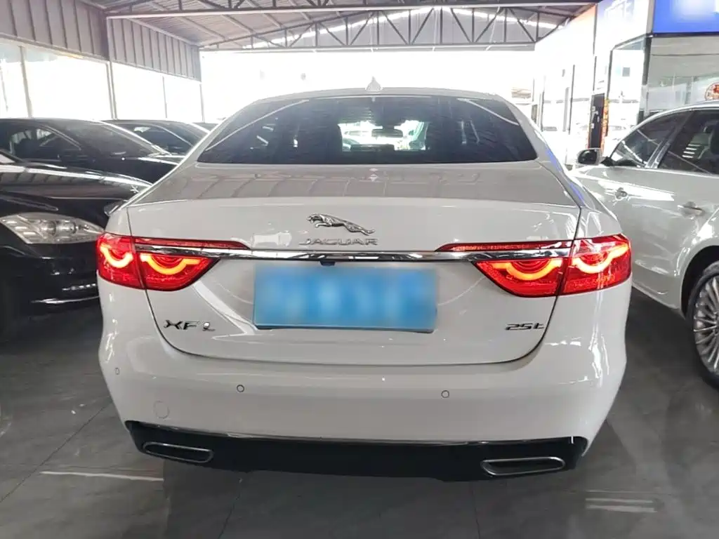 Jaguar XFL 2020 XFL 2.0T P250 two-wheel drive luxury version купить на сайте DeffCars