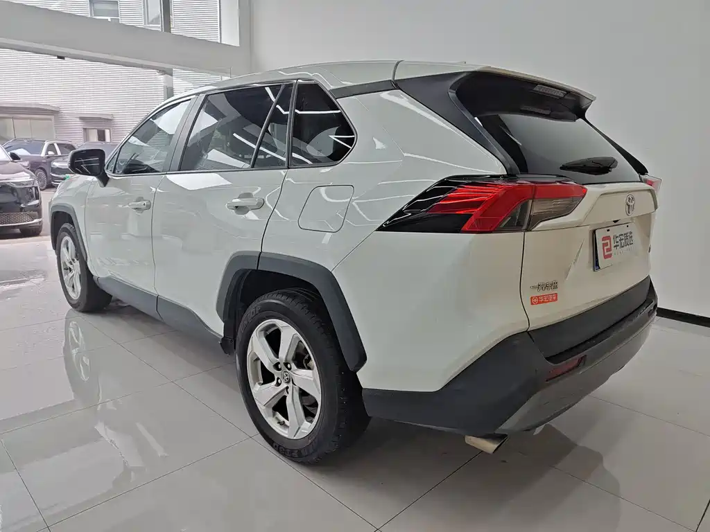 RAV4 Rongfang 2020 2.0L CVT two-wheel drive fashion version купить на сайте DeffCars