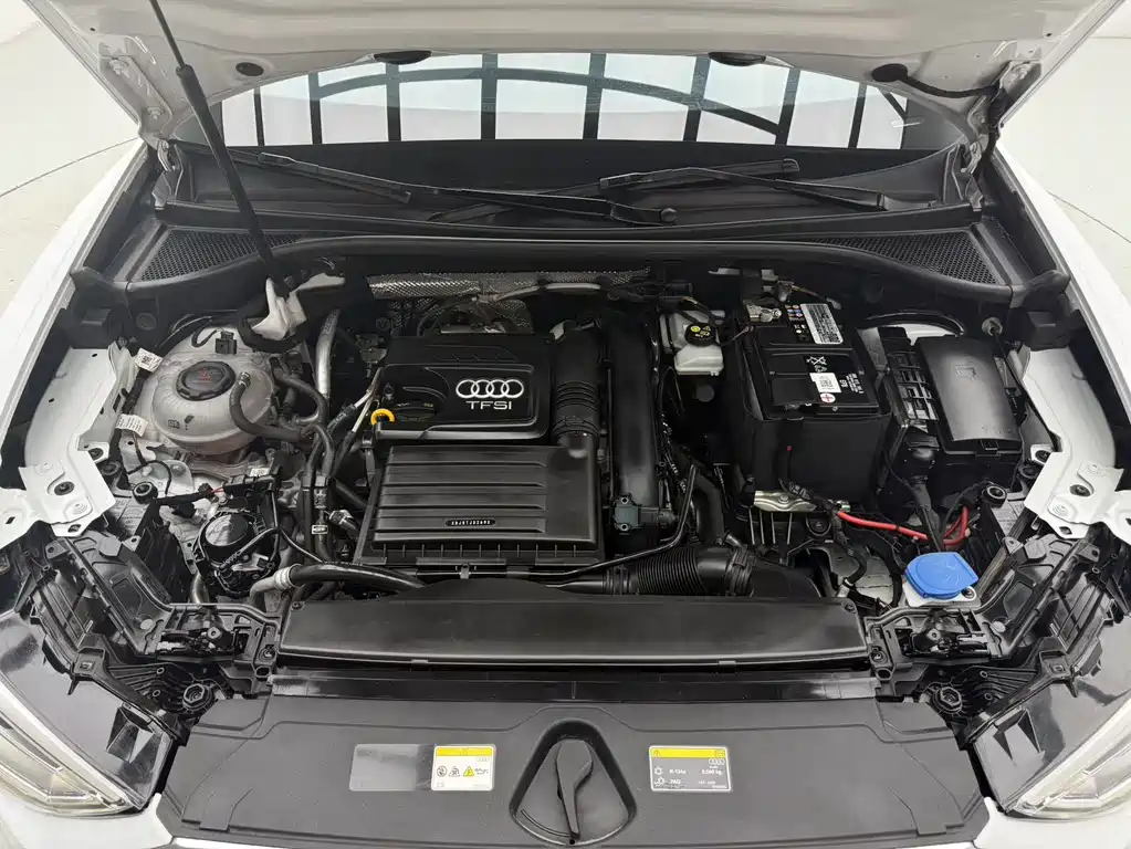 Audi Q3 2023 35 TFSI Fashionable and Dynamic (1.4T) купить на сайте DeffCars