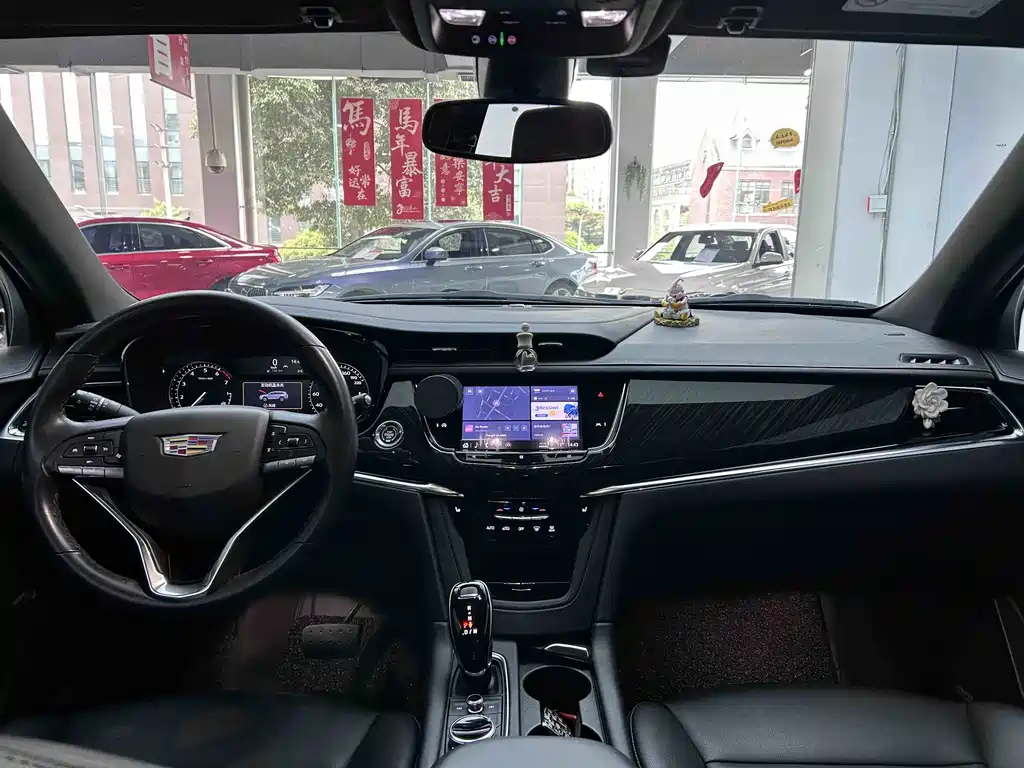 Cadillac XT6 2022 2.0T six-seat two-wheel drive luxury model купить на сайте DeffCars