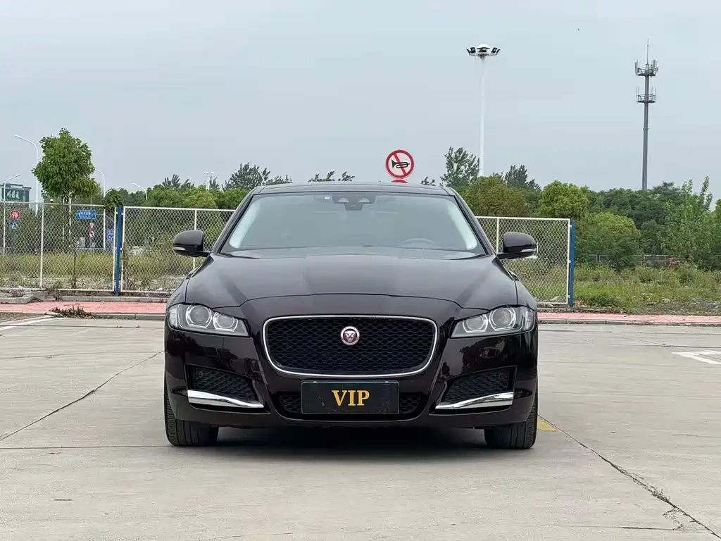 Jaguar XFL 2017 XFL 2.0T 240PS Exclusive Edition купить на сайте DeffCars