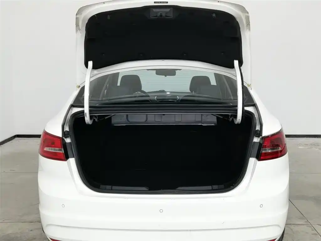 Escort 2017 facelift 1.5L manual comfort type купить на сайте DeffCars