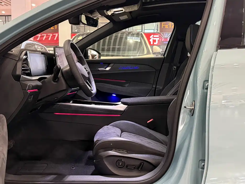 Passat 2025 Pro 380TSI Star Dragon Edition купить на сайте DeffCars