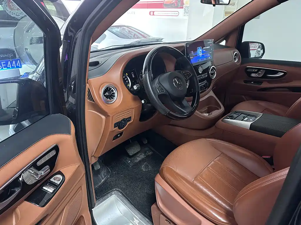 Vito 2024 2.0T Business Edition 7 seats купить на сайте DeffCars