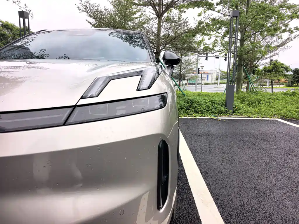 Lynk & Co 08 EM-P 2023 model 245km ultra-long battery life Halo купить на сайте DeffCars