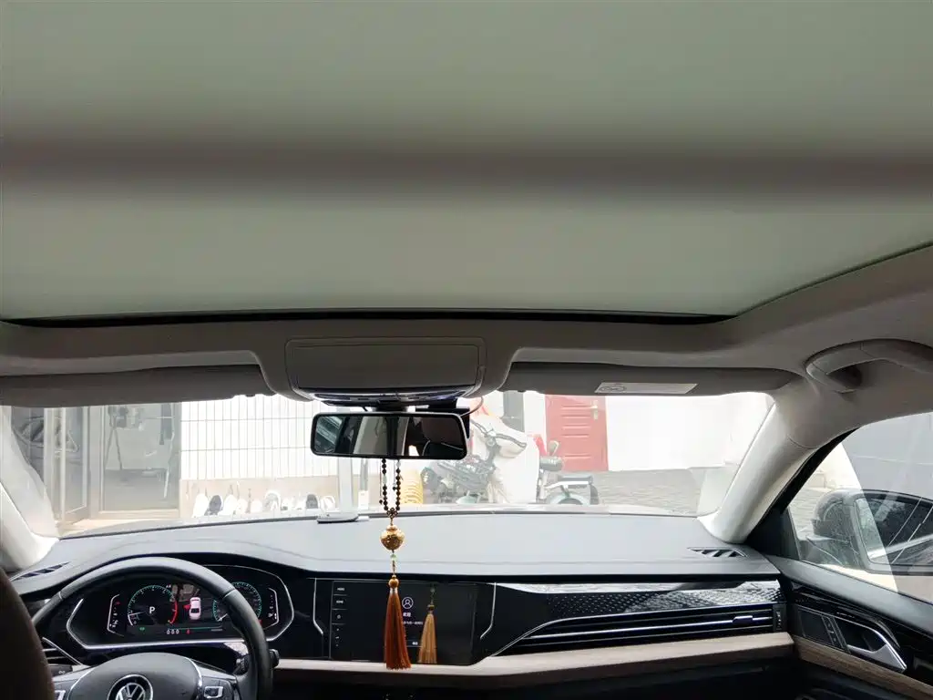 Passat 2020 facelift 330TSI Deluxe Edition National VI купить на сайте DeffCars