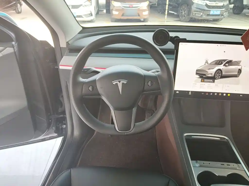 Model Y 2024 rear-wheel drive version купить на сайте DeffCars