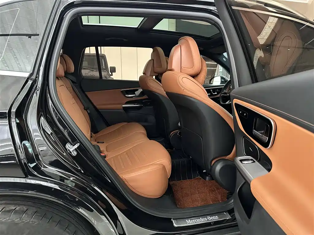 Mercedes-Benz GLC 2023 GLC 260 L 4MATIC luxury model 5 seats купить на сайте DeffCars