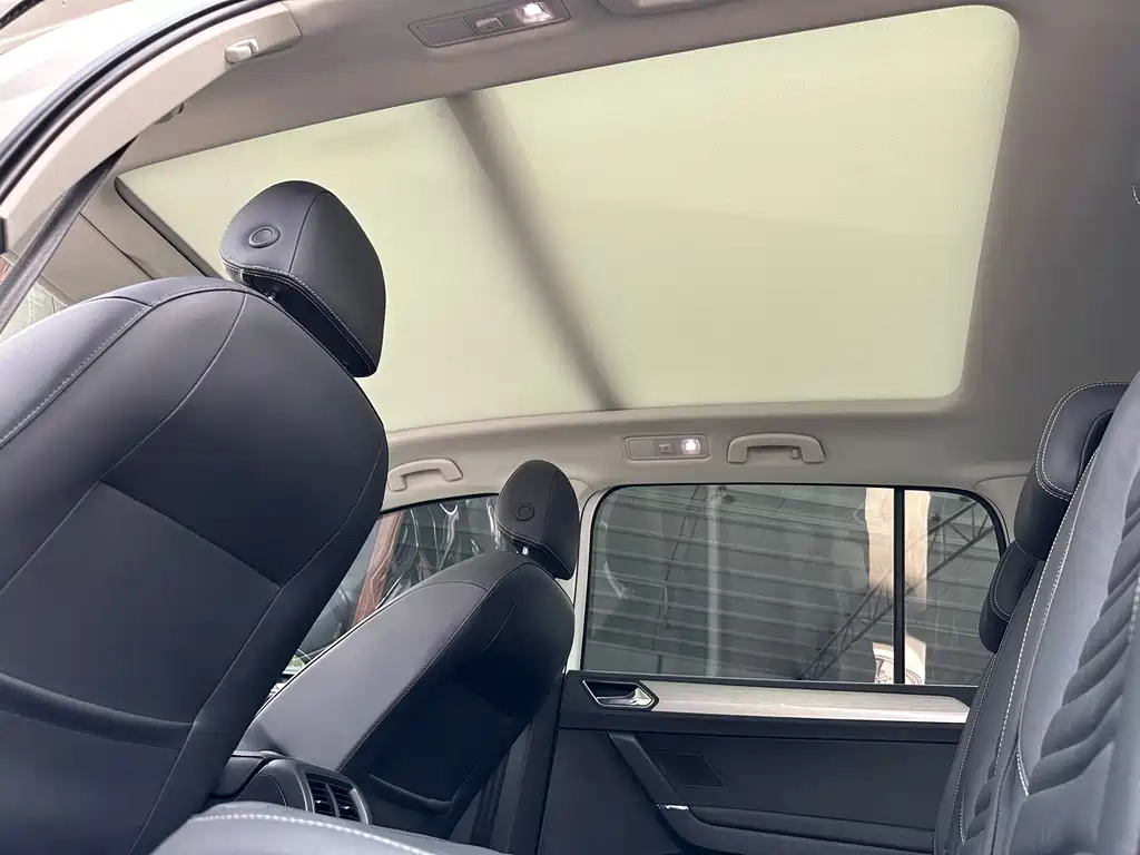 Touran 2016 Touran L 280TSI DSG Shuya Edition купить на сайте DeffCars