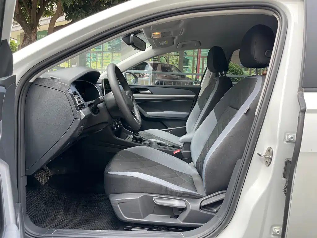 Lavida 2023 facelift 1.5L automatic Deyi version купить на сайте DeffCars