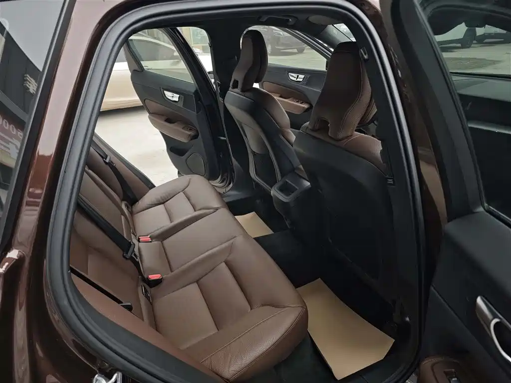 Volvo XC60 2021 T5 four-wheel drive Zhiyi Luxury Edition купить на сайте DeffCars