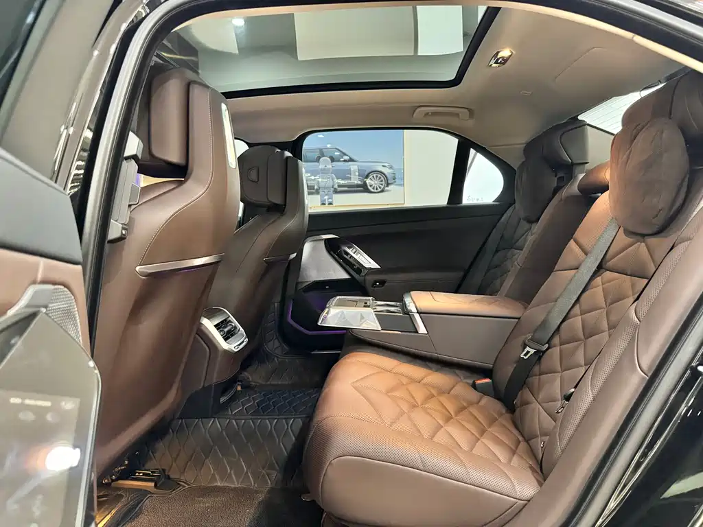BMW 7 Series 2023 735Li M Sports Package купить на сайте DeffCars