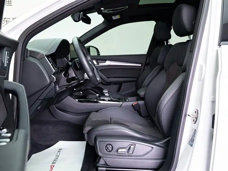Audi Q5L Sportback 2023 40 TFSI luxury model купить на сайте DeffCars